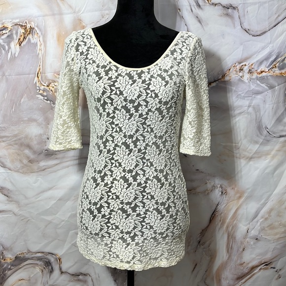 Banana Republic Tops - Banana Republic Sheer Lace Cream Scoop Neck Short Sleeve Top with Stretch SZ S